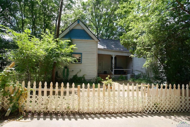 800 E Austin St, Marshall, TX 75670 - victorian-style house with covered porch and a fenced front yard