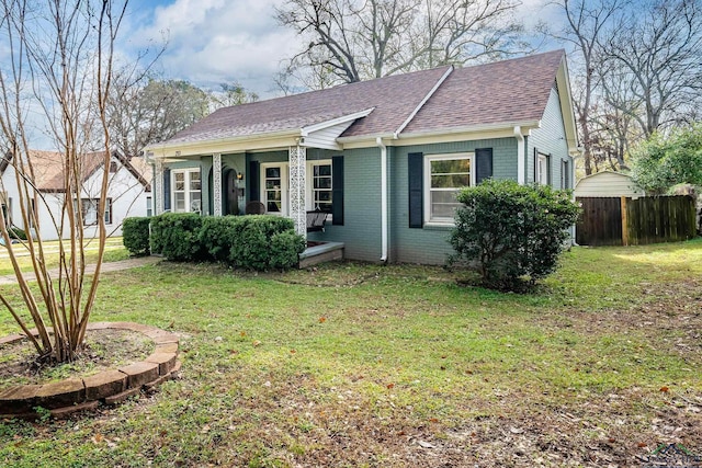 view of front of house with a front lawn