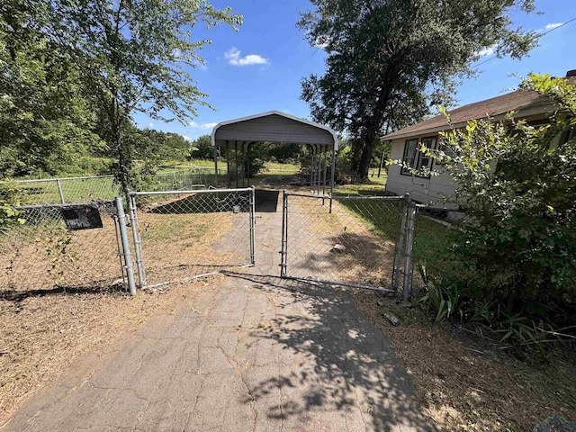 582 E Main St, Van, TX 75790 - view of gate