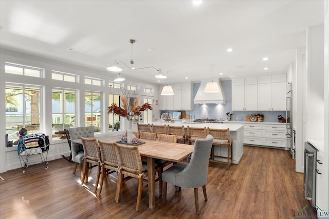 378 Cypress Creek Dr, Mount Vernon, TX 75457 - dining area with wood finished floors, recessed lighting, and beverage cooler