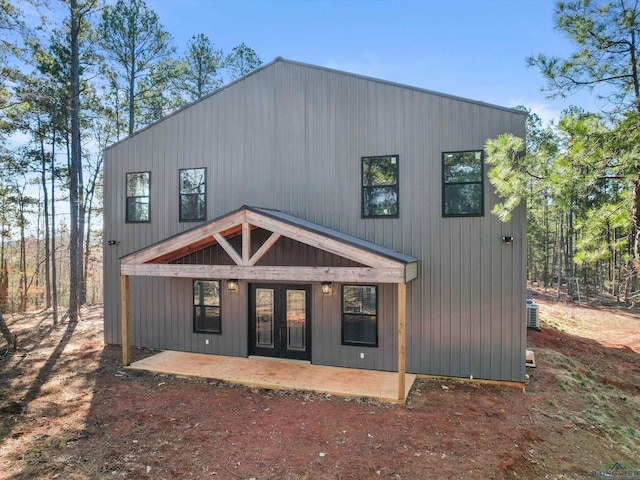 view of front of house featuring a patio