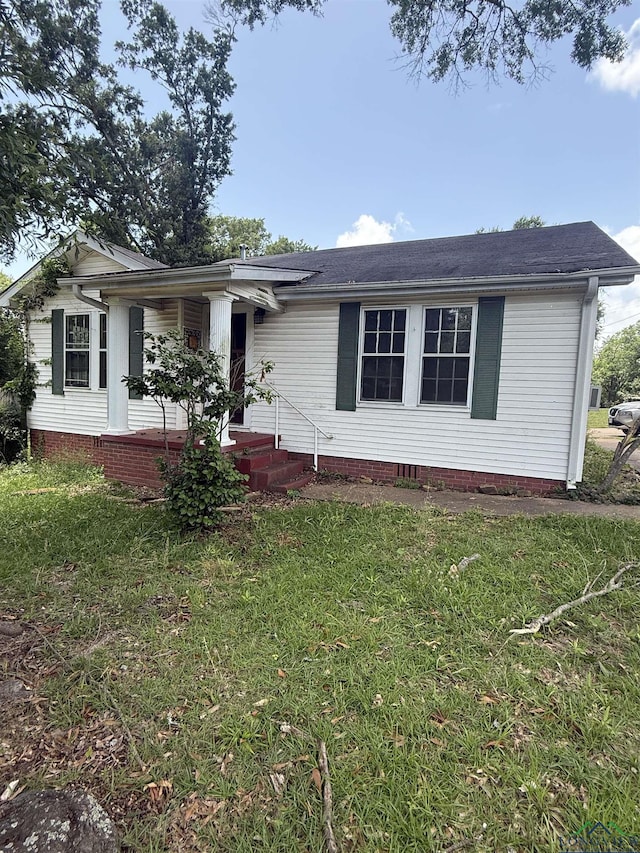 1701S Washington St, Marshall, TX 75670 - view of front of property with a front lawn
