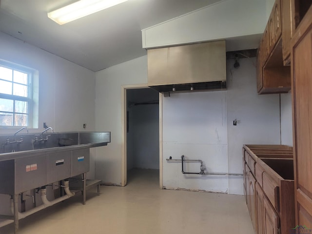 kitchen with lofted ceiling