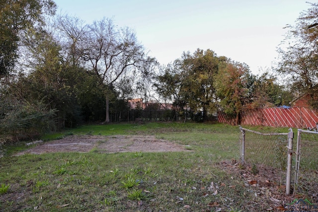 Listing photo 3 for 804 W Crawford St, Carthage TX 75633