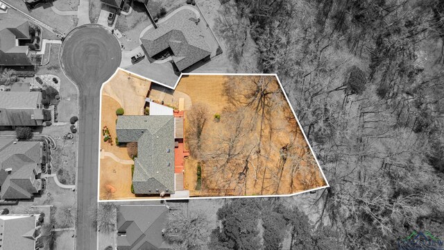 807 Vicksburg Ct, Longview, TX 75601 - aerial overview of property's location with property boundaries highlighted
