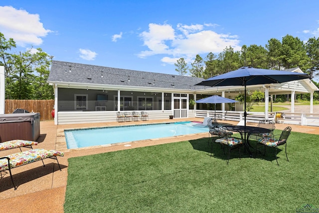 22732 Interstate 20e, Winona, TX 75792 - outdoor pool featuring a sunroom, a hot tub, and a patio area