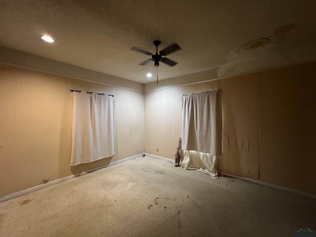 unfurnished room with ceiling fan