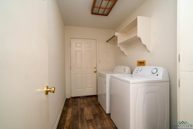 620 County Road 3332, Omaha, TX 75571 - laundry area featuring laundry area, baseboards, dark wood finished floors, and washer and clothes dryer