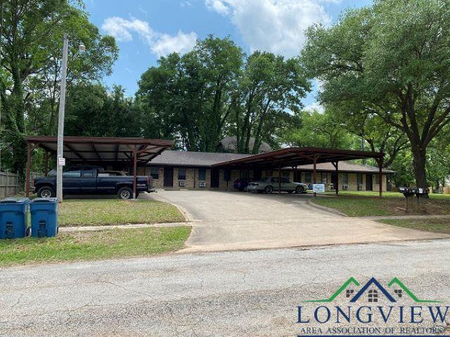 view of front of house with a carport