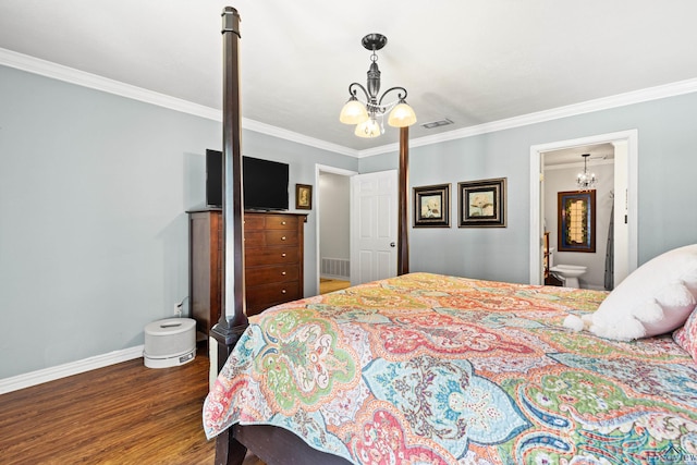 bedroom featuring wood finished floors, ornamental molding, visible vents, an inviting chandelier, and baseboards
