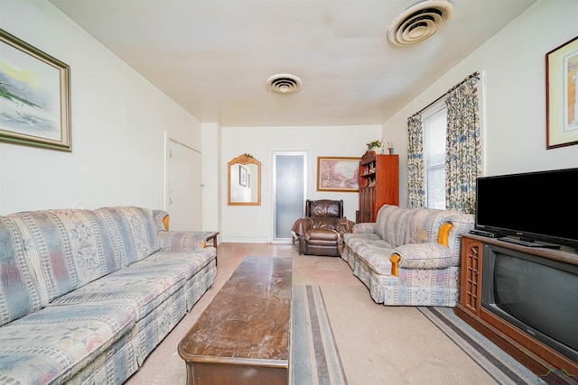 911 S Helen St, Overton, TX 75684 - living area with baseboards