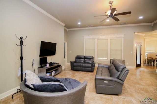 living area with recessed lighting, a ceiling fan, and crown molding