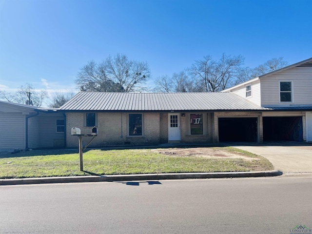 620 Logansport St, Center, TX 75935 - photo 4