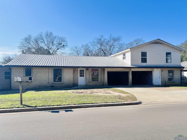 620 Logansport St, Center, TX 75935 - photo 1