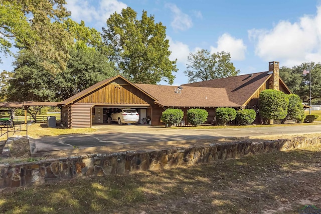 view of front facade featuring a garage