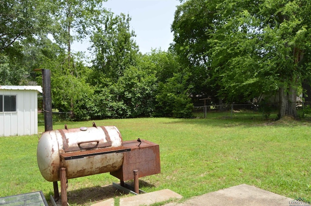105 W Highland Ave, Longview, TX 75602 - view of yard featuring an outdoor structure