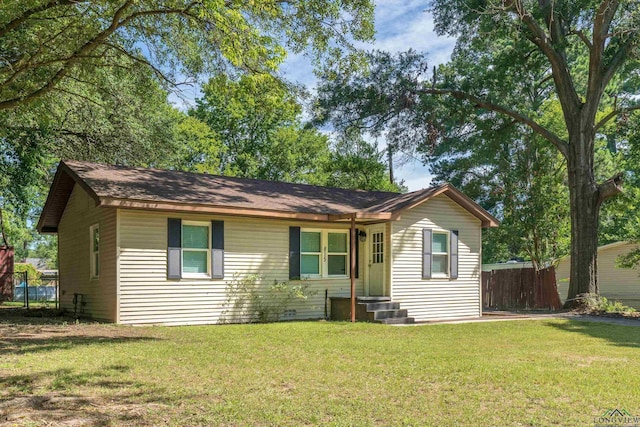 815 Fairway Dr, Longview, TX 75604 - photo 1