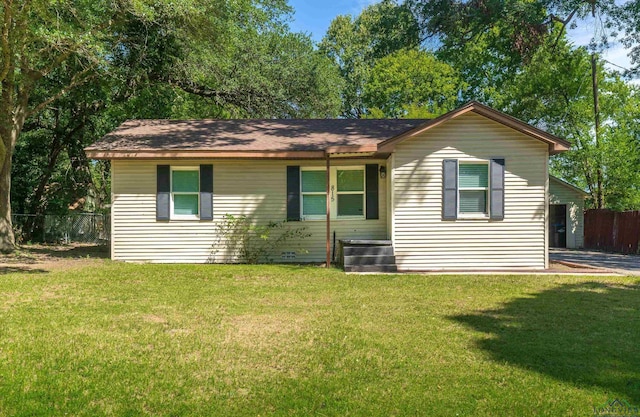 815 Fairway Dr, Longview, TX 75604 - photo 2