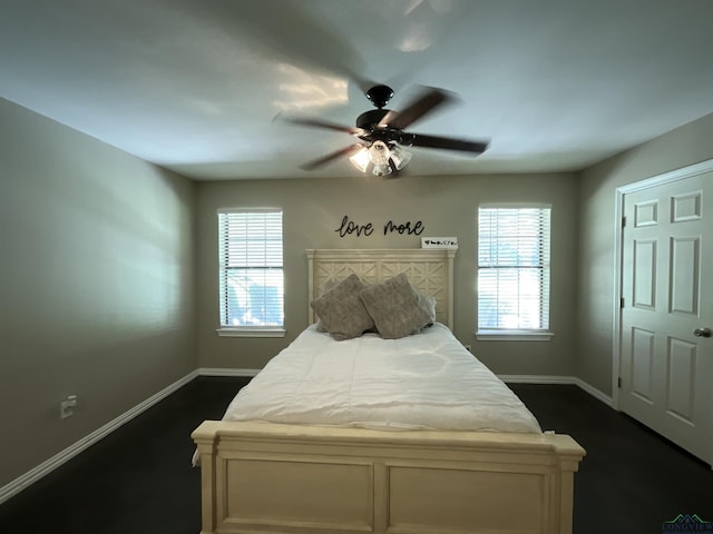 bedroom with ceiling fan