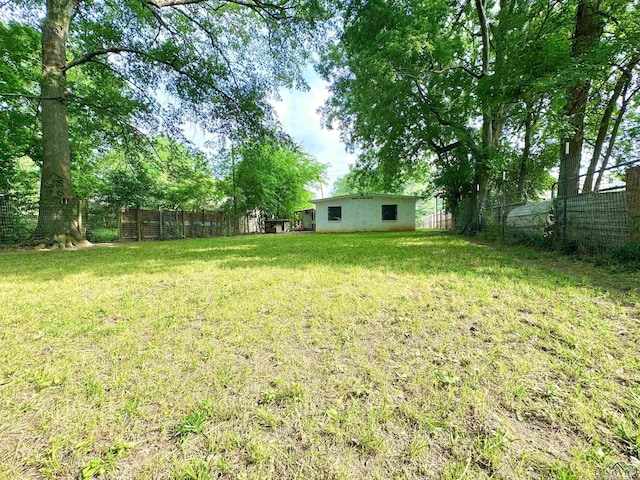 1612 Oden St, Longview, TX 75602 - view of yard