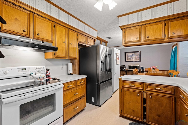 kitchen featuring a textured ceiling, ceiling fan, stainless steel refrigerator with ice dispenser, and white electric stove