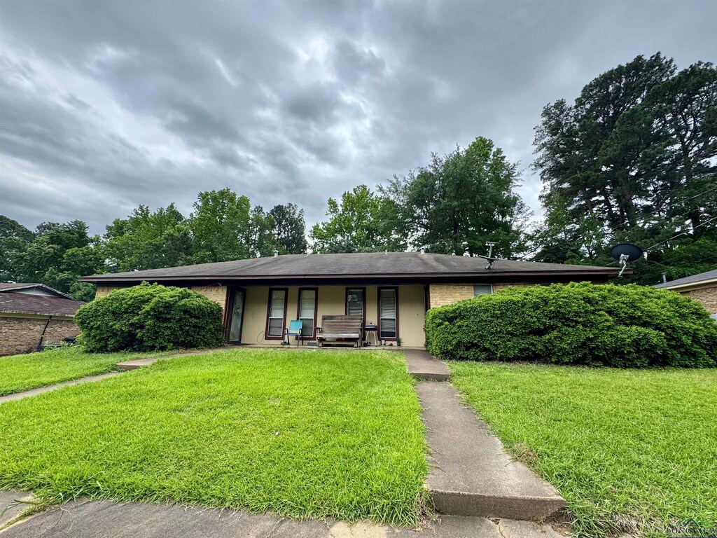 306 Tammy Lynn Dr, Longview, TX 75604 - photo 1