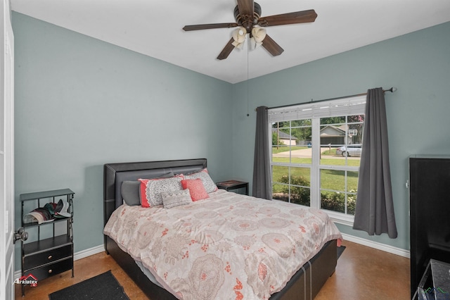 bedroom with ceiling fan