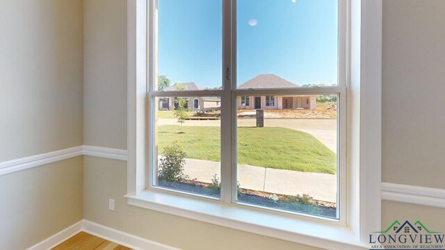 2510 Windmill Ln, Longview, TX 75601 - detailed view of baseboards