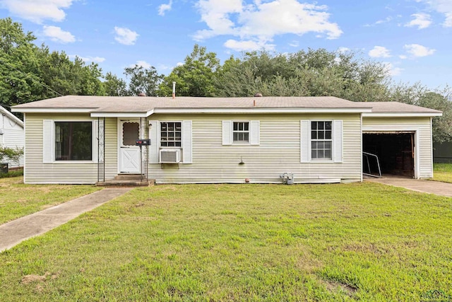 view of front of property featuring cooling unit and a front lawn