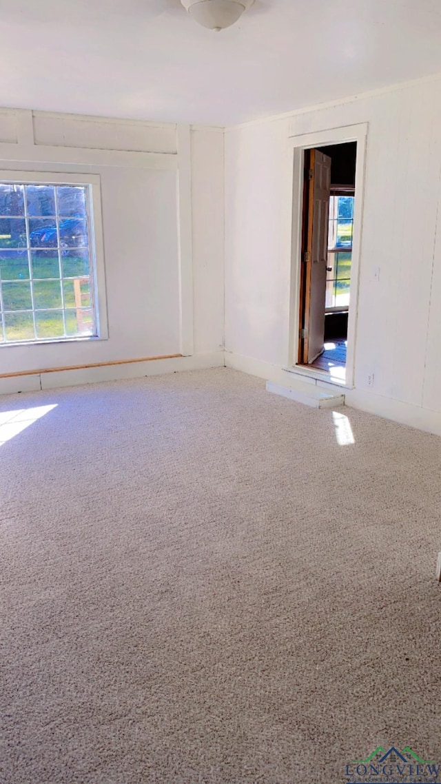 empty room with carpet