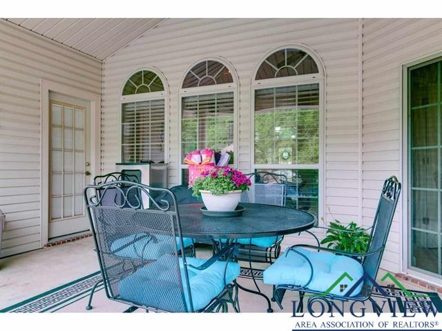 1018 Brown Dr, Texarkana, TX 75501 - view of patio featuring outdoor dining area