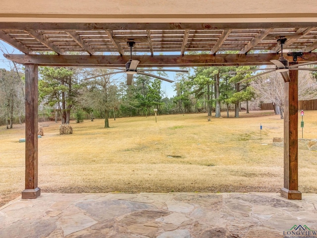 view of yard featuring a pergola