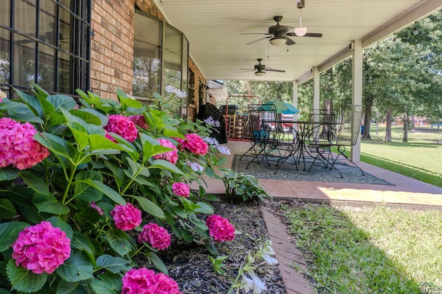 view of patio with a ceiling fan