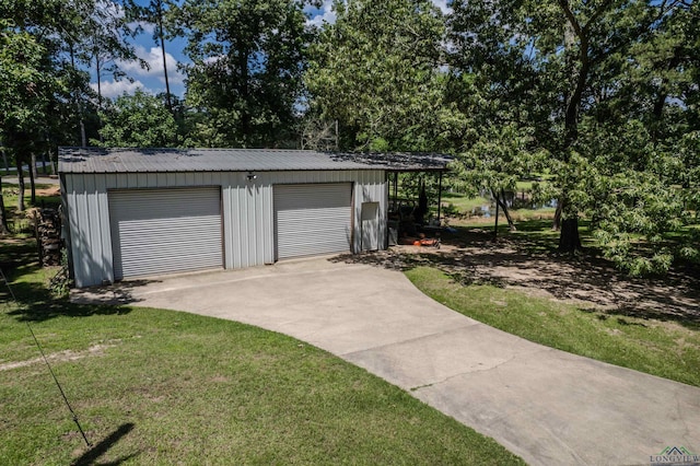 view of detached garage