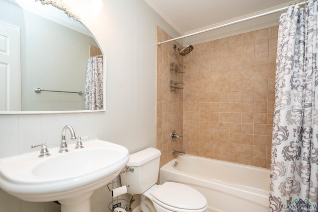 169 Hidden Frst, Longview, TX 75605 - full bath with shower / tub combo with curtain, toilet, a sink, and ornamental molding