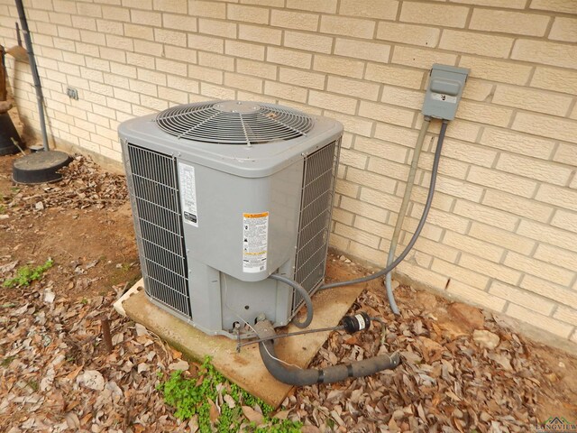2231 W Stae Highway 154, Gilmer, TX 75644 - details with cooling unit