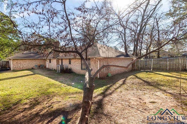 354 Royal Cir, Whitehouse, TX 75791 - back of house with brick siding