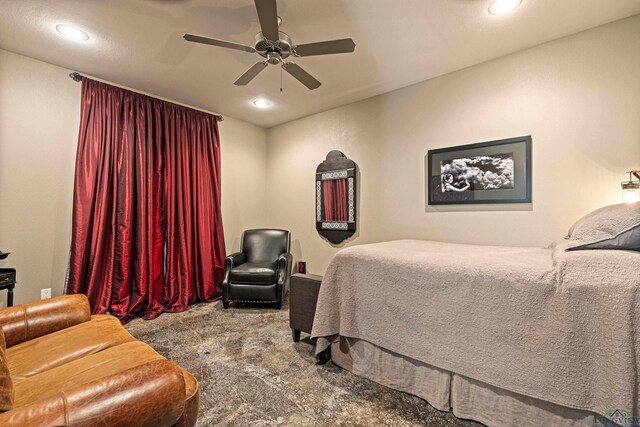 bedroom featuring carpet and ceiling fan