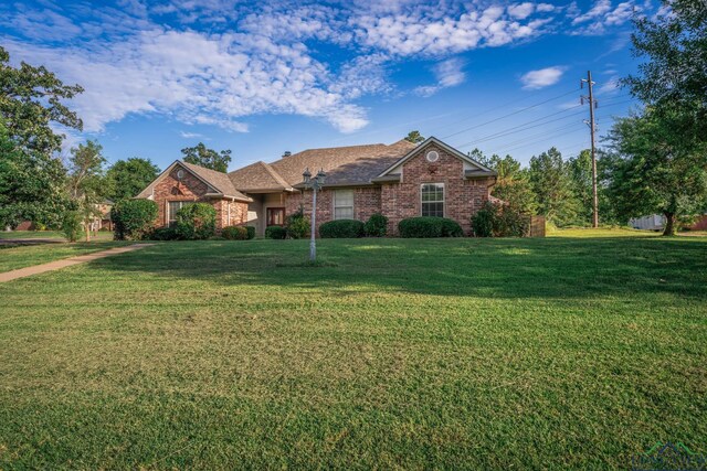 801 Briar Cove Dr, Gladewater, TX 75647 - photo 1