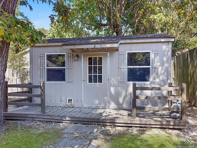 view of outbuilding