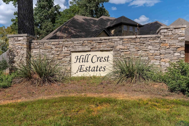 view of community / neighborhood sign