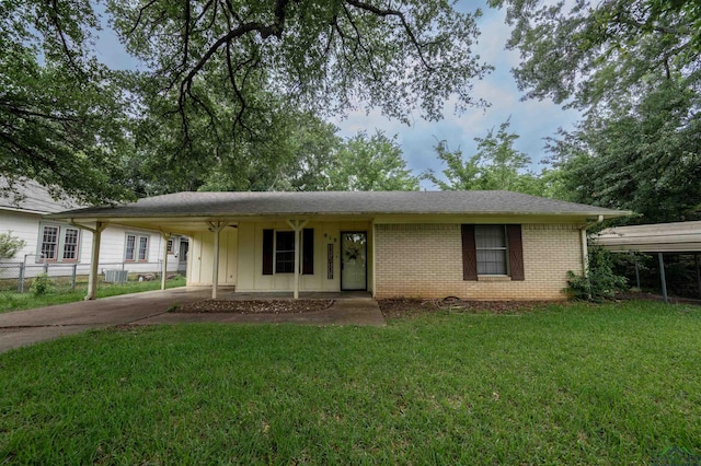 819 Carlisle Dr, Kilgore, TX 75662 - photo 1