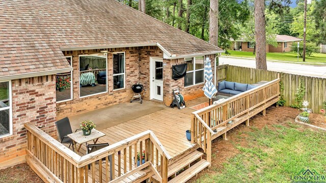 801 NW Dr, Longview, TX 75604 - view of wooden terrace