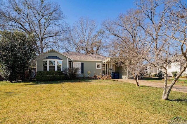 view of front of property with a front yard