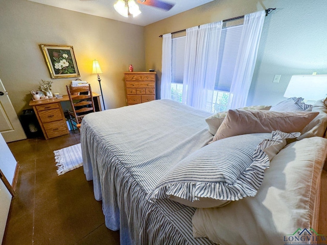 bedroom with ceiling fan