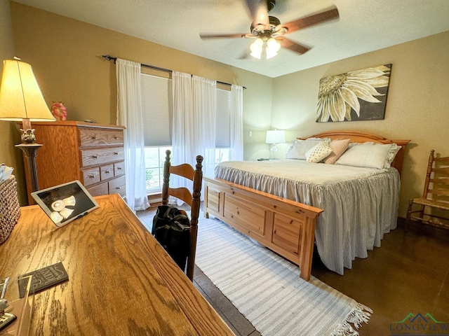 bedroom featuring ceiling fan