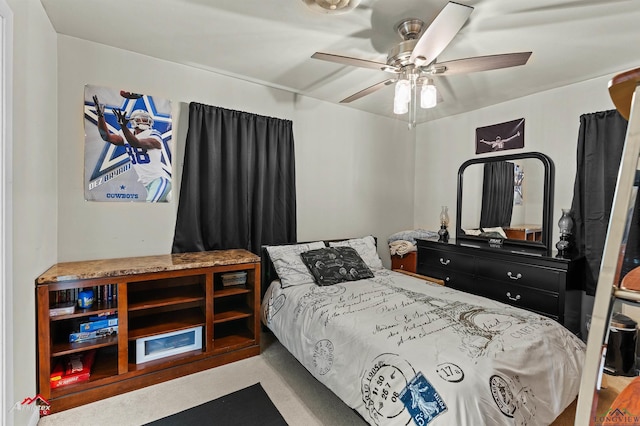 bedroom with a ceiling fan
