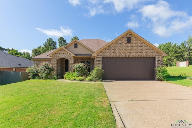 702 Bluebonnet Ln, Marshall, TX 75672 - photo 1