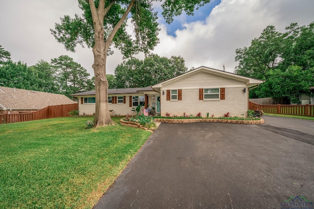 207 E Hillcrest St, White Oak, TX 75693 - photo 2