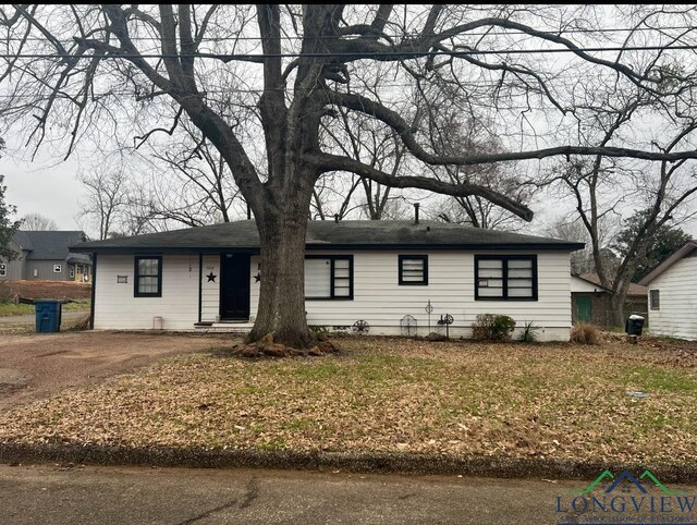 1212 N Edwards St, Gladewater, TX 75647 - view of front facade